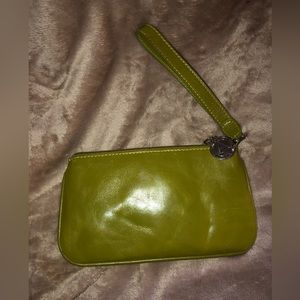 Auslini green leather wristlet